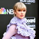Illustration for article titled Kanye Wests former manager Scooter Braun now controls Taylor Swifts back catalog, and shes ipissed /i